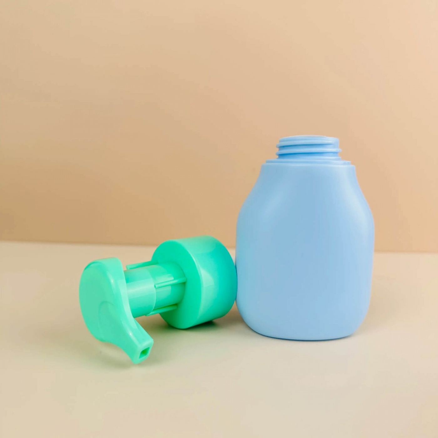 Unique Shape Plastic Foam Soap Dispenser Bottle With Pump